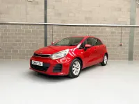 Used Kia Rio 2015 Red Hatchback