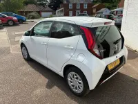 Used Toyota Aygo X-play 72 HP (52 kW) 2019 White Hatchback