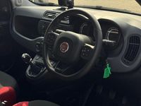 Usado Fiat Panda Easy 70 HP (51 kW) 2021 Prateado Citadino