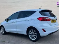 Używany Ford Fiesta Titanium 100 KM (73 kW) 2018 Biały Hatchback