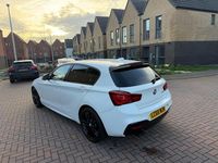 Begagnad BMW 120 Efficient Dynamics 2018 Vit Halvkombi
