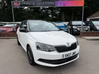 Usado Skoda Fabia Colour Edition 90 CV (66 kW) 2017 Blanco Utilitario