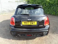 Usado Mini Cooper Hatch 136 CV (100 kW) 2017 Negro Utilitario