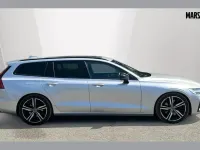 Usado Volvo V60 R-Design 250 HP (183 kW) 2020 Prateado Carrinha