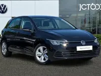 Usado VW Golf VIII Life 130 HP (95 kW) 2021 Preto Citadino