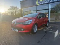 Used Renault Clio Dynamique 90 HP (66 kW) 2015 Red Hatchback
