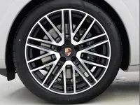 Used Porsche Cayenne 493 HP (362 kW) 2025 Grey SUV