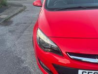 Second-hand Vauxhall Astra Excite 2014 Roșu Hatchback