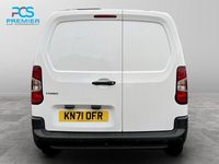 Used Vauxhall Combo Edition 100 HP (73 kW) 2021 White Van