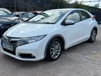 Begagnad Honda Civic EX 150 HK (110 kW) 2012 Vit Halvkombi