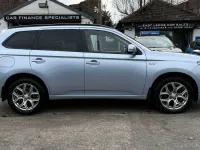 Begagnad Mitsubishi Outlander P-HEV 200 HK (147 kW) 2015 Blå Kombi