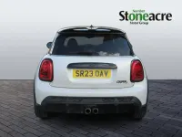 Usado Mini Cooper S Hatch 178 HP (130 kW) 2023 Branco Citadino