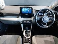 Used Toyota Yaris Hybrid 116 HP (85 kW) 2023 White Hatchback