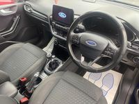 Begagnad Ford Fiesta Titanium 2017 Blå Halvkombi