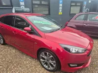 Used Ford Focus ST-Line 120 HP (88 kW) 2017 Red Hatchback