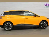 Used MG MG4 EV Trophy 150 kW (204 HP) 2022 Orange Hatchback