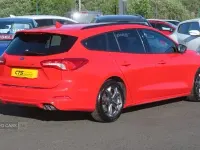 Used Ford Focus ST-Line 120 HP (88 kW) 2019 Red Estate