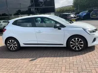 Used Renault Clio Evolution 90 HP (66 kW) 2023 White Hatchback
