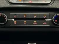 Usado Kia Ceed 158 HP (116 kW) 2023 Cinzento Citadino