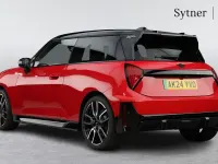 Used Mini Cooper SE Hatch 158 kW (215 HP) 2024 Red Hatchback