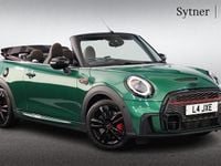 Begagnad Mini John Cooper Works 228 HK (167 kW) 2021 Grön Halvkombi