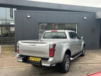 New Isuzu D-Max 163 HP (119 kW) 2025 Mercury silver Pickup