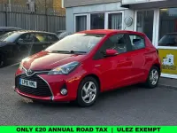 Used Toyota Yaris 101 HP (74 kW) 2015 Red Hatchback
