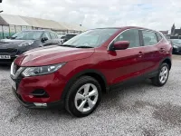 Używany Nissan Qashqai Acenta Premium 115 KM (84 kW) 2018 Czerwony SUV