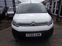 Used Citroën Berlingo 100 HP (73 kW) 2019 White MPV