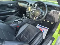 Usado Ford Mustang Fastback 2020 Amarillo Coupe