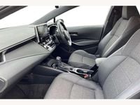 Used Toyota Corolla Design 122 HP (89 kW) 2020 Pure white Hatchback