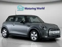 Usado Mini Cooper Classic 136 HP (100 kW) 2022 Cinzento Citadino
