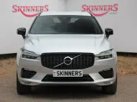 Used Volvo XC60 R-Design 194 HP (142 kW) 2021 Silver SUV