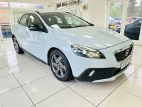 Used Volvo V40 2015 Blue Hatchback