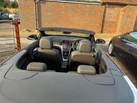 Używany Vauxhall Cascada S 140 KM (102 kW) 2014 Czarny Kabriolet