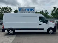 Used Renault Master Business 135 HP (99 kW) 2023 White MPV