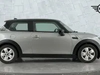 Używany Mini Cooper Classic 134 KM (98 kW) 2023 Srebrny Hatchback