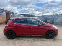 Used Peugeot 208 S 115 HP (84 kW) 2014 Red Hatchback