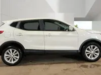 Used Nissan Qashqai Acenta 2016 White SUV