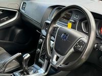 Used Volvo V40 R-Design 122 HP (89 kW) 2015 Blue Hatchback