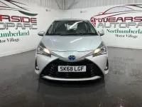 Used Toyota Yaris 100 HP (73 kW) 2018 Silver Hatchback