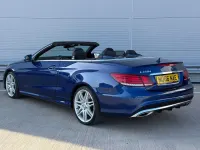 Usado Mercedes E220 AMG line 2016 Azul Cabrios
