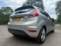 Używany Ford Fiesta Zetec 75 KM (55 kW) 2013 Srebrny Hatchback