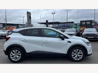Used Renault Captur Iconic 91 HP (66 kW) 2022 Metallic  arctic white  SUV