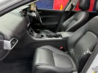 Used Jaguar XE Portfolio 180 HP (132 kW) 2017 White Sedan
