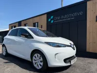 Used Renault Zoe Dynamique 64 kW (88 HP) 2016 White Hatchback