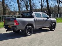 Used Toyota HiLux Active 150 HP (110 kW) 2016 Grey Pickup