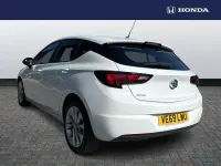 Used Vauxhall Astra Design Edition 123 HP (90 kW) 2019 White Hatchback