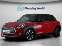 Usado Mini Cooper Exclusive 136 CV (100 kW) 2020 Rojo Utilitario