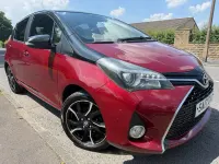 Used Toyota Yaris Design 111 HP (81 kW) 2017 Red/black Hatchback
